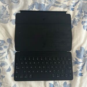 Apple keyboard